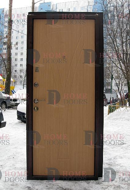 Недорогая входная дверь в квартиру HomeDoors