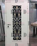 so-steklom-i-kovkoy4 Белая дверь со стеклом и ковкой HomeDoors