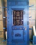 so-steklom-i-kovkoy7 Синяя парадная дверь со стеклом и ковкой HomeDoors